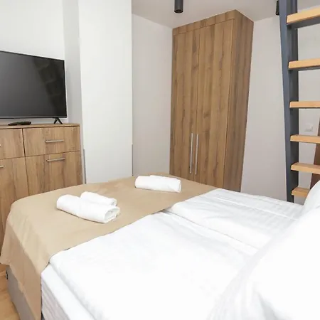 アパートホテル Nivalis